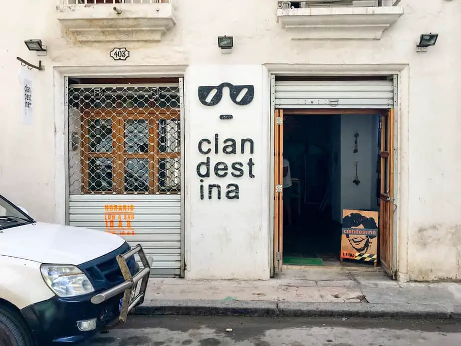 CLANDESTINA - 403, Villegas, La Habana, Cuba