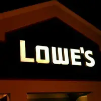 Lowe's take checks?