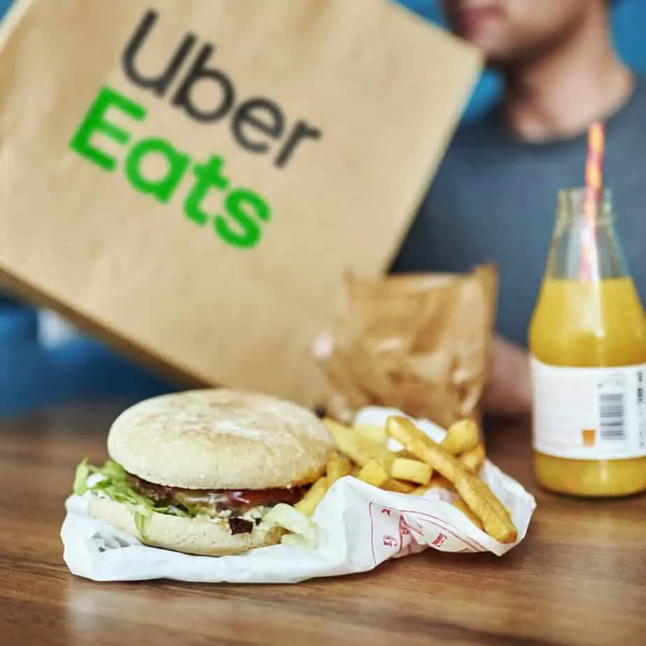 How much do Uber eats drivers make?