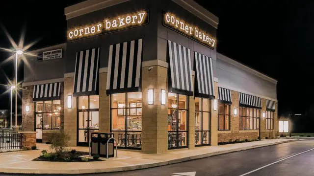 What Time Does Corner Bakery Open and Close?