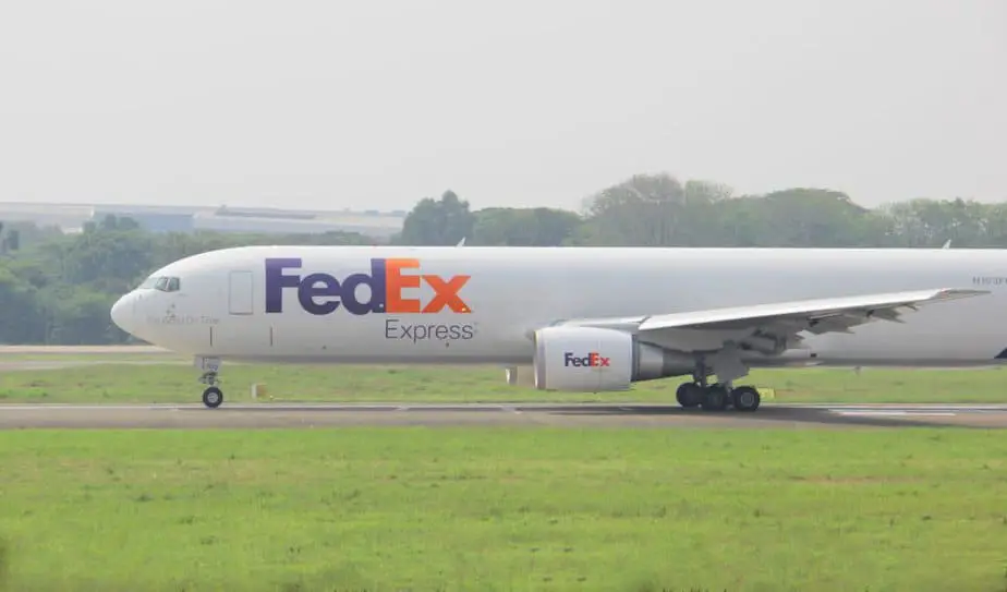 Does FedEx Have Planes?