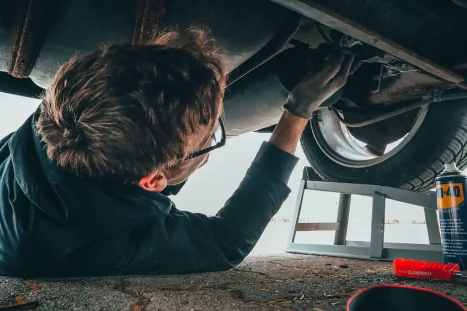 How Do You Calculate Labor Costs For Auto Repair?