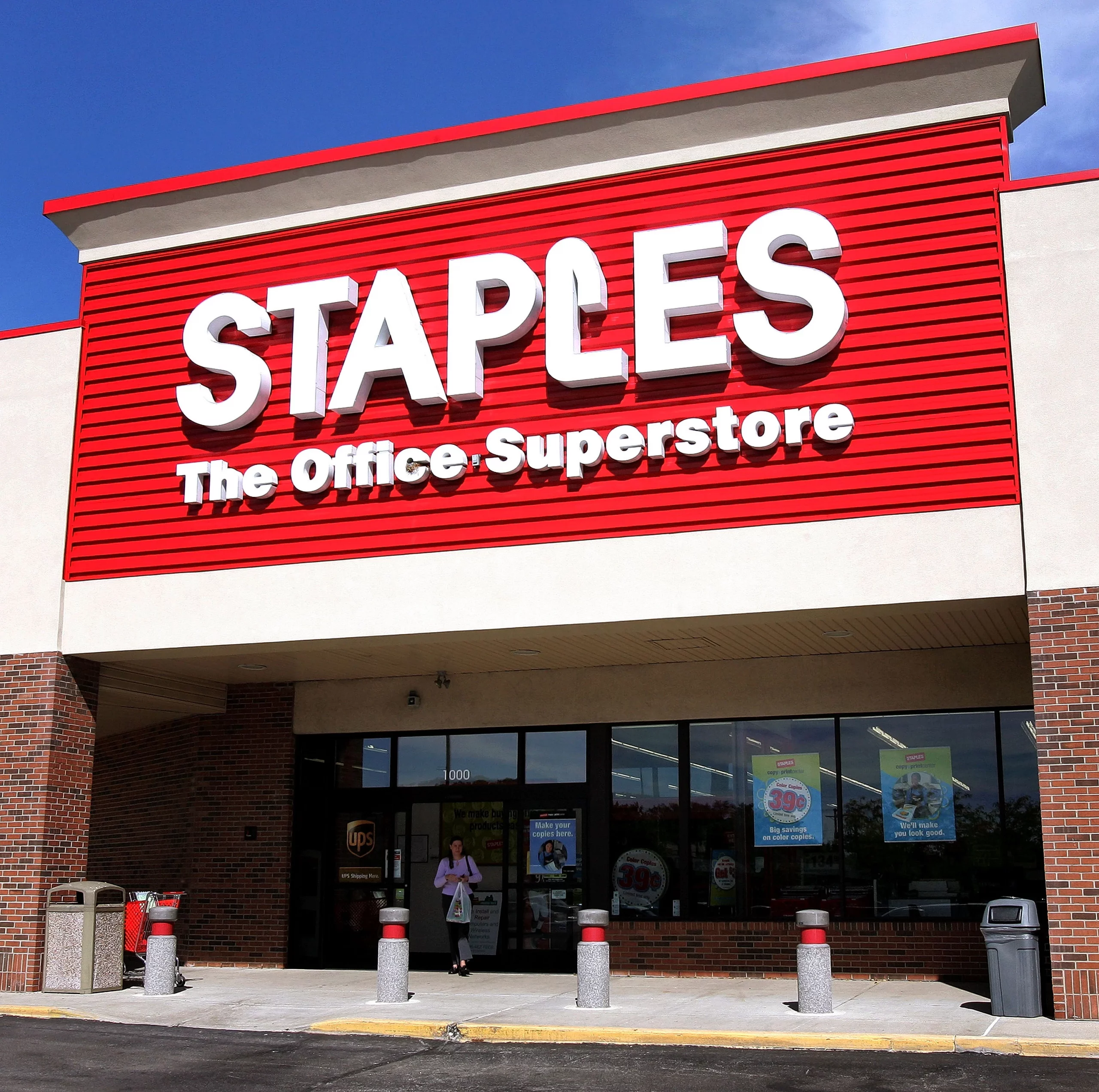 Can I use a Staples gift card or rewards to buy gift cards?