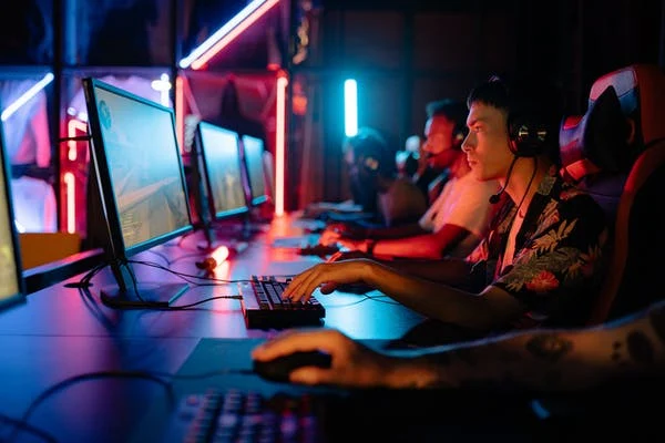 Best Colleges For Gamers Esports Scholarships-Learn More About It
