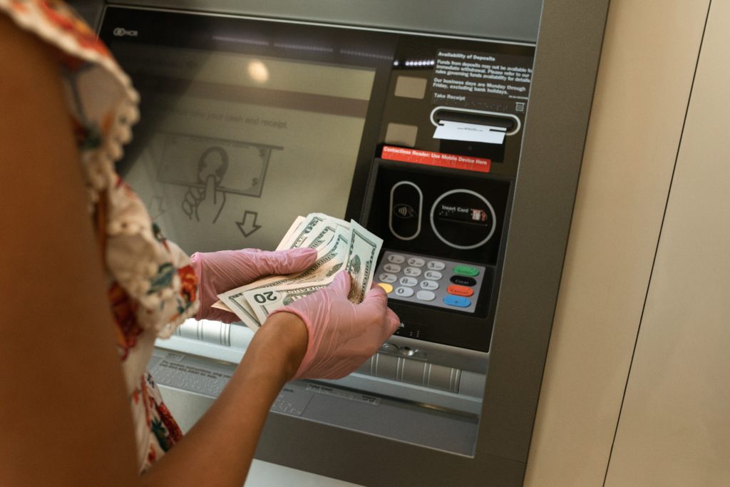 Does Walgreens Have an ATM?