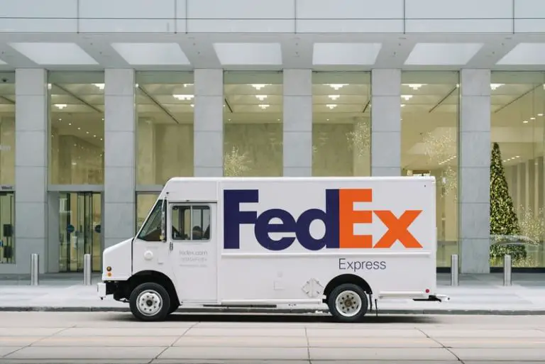 does-fedex-charge-for-return-to-sender