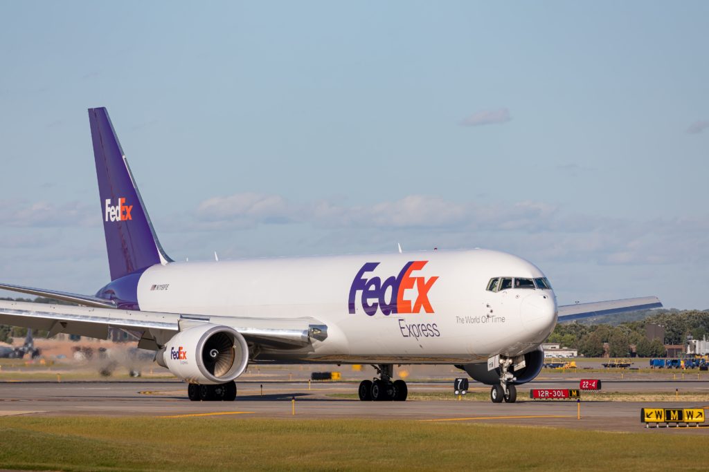 Does FedEx Notarize?