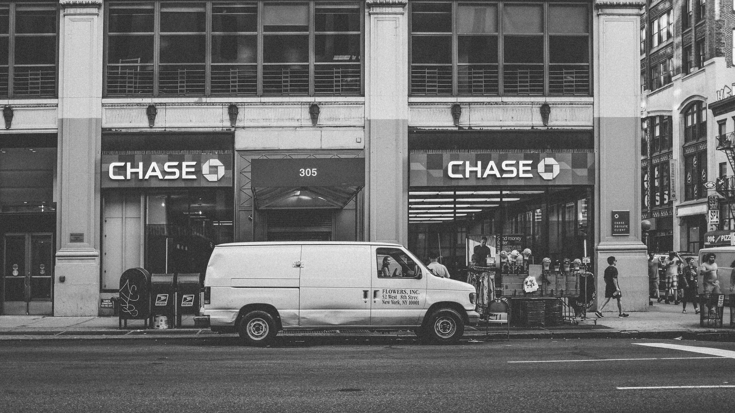 What time does Chase Bank open and close?