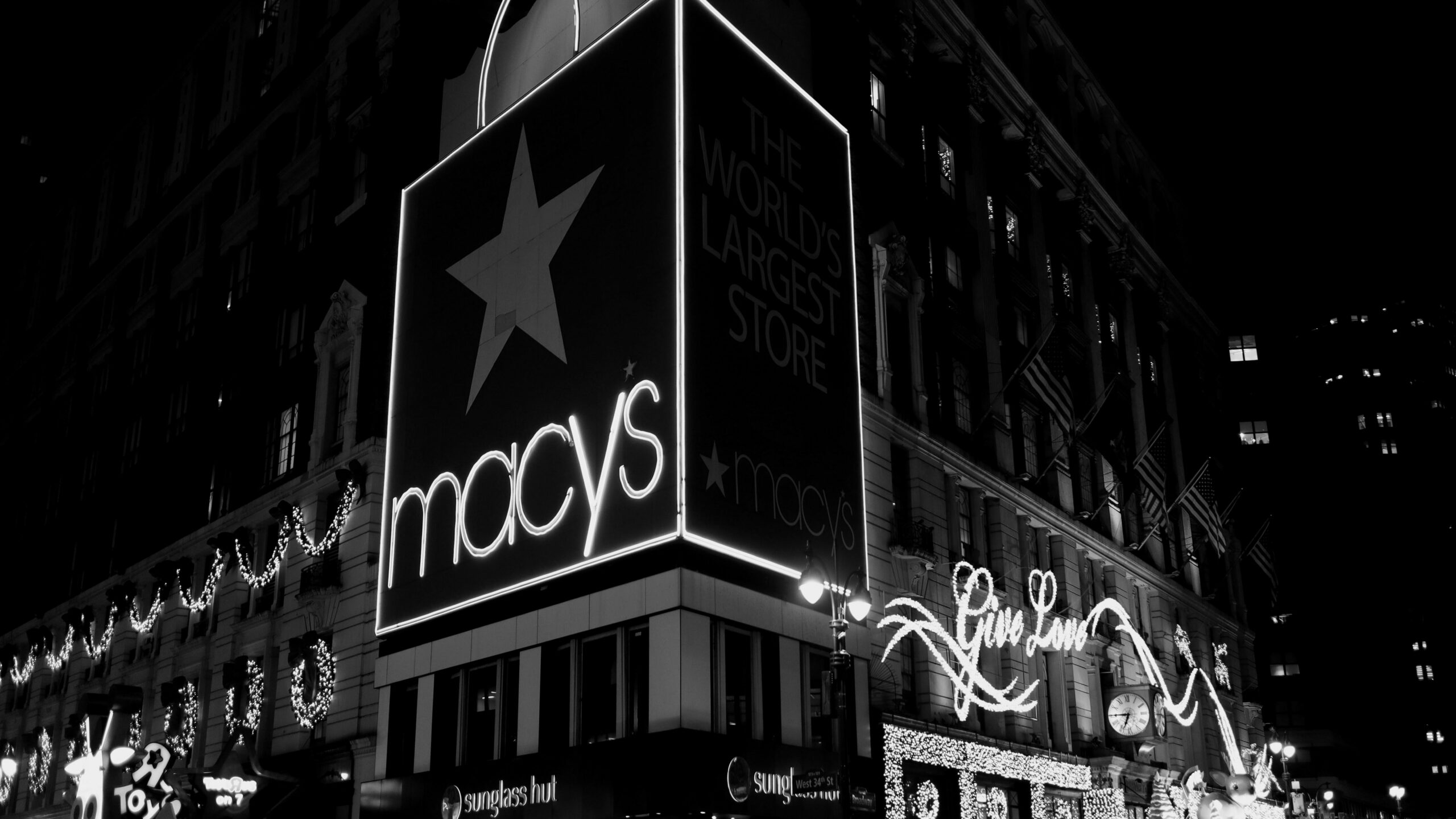 What time does Macys close open?